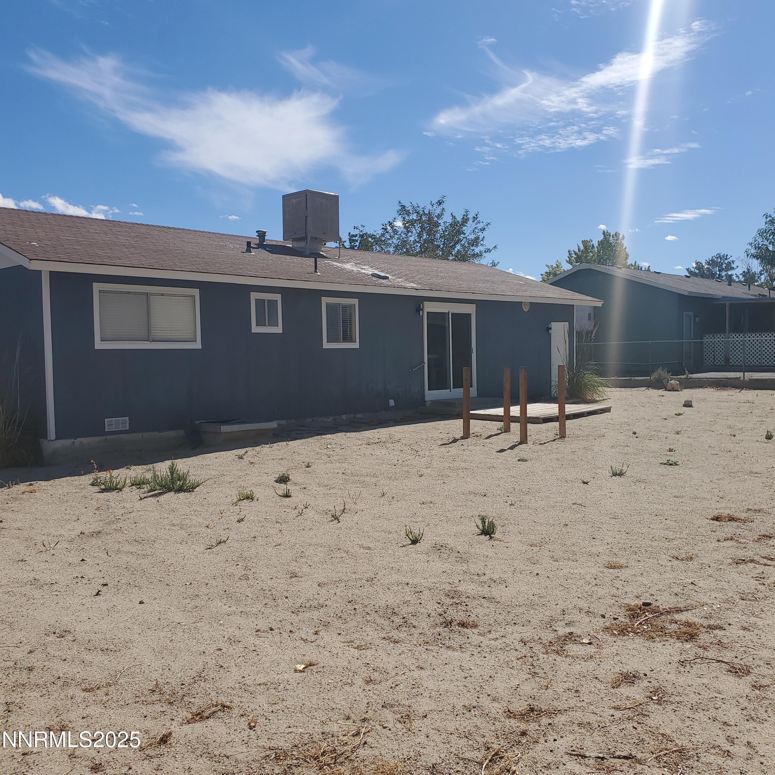 Image 2: 125 Ash Backyard