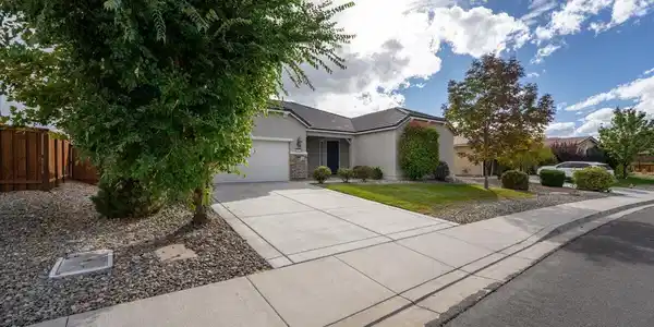Image 4: 04-3007 Brachetto Loop Sparks (4 of 58)
