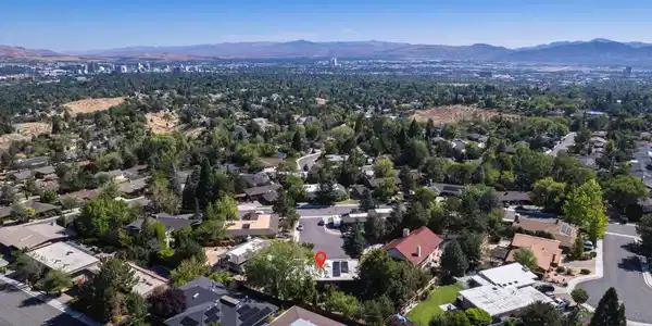 Image 2: 4-web-or-mls-DJI_0070-Edit