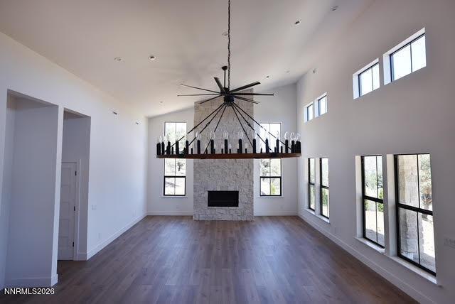 Image 3: Living Room