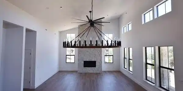 Image 3: Living Room