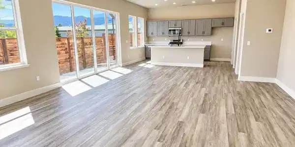 Image 3: good 182 Aspen living room from front do