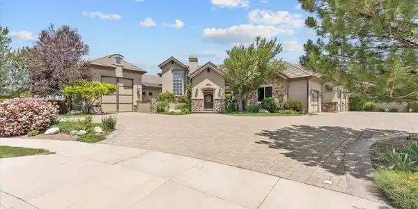 2550 Old Waverly Court
