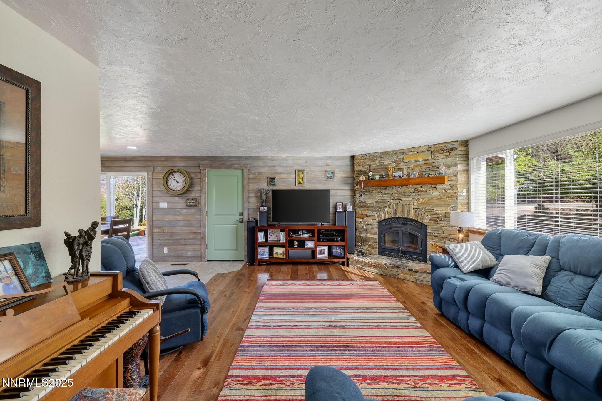 Image 4: 4-web-or-mls-1385 Dunbar-4