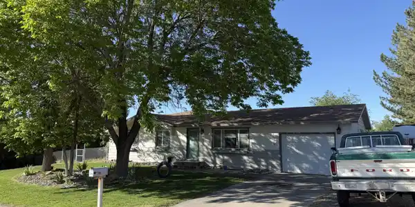 1925 Skyland Boulevard