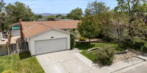 Image 3: 58-640 Nancy Cir-157