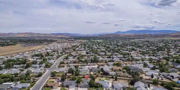 Image 3: 2-web-or-mls-DJI_0022-Edit