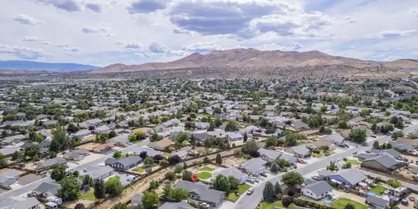 Image 4: 4-web-or-mls-DJI_0027-Edit