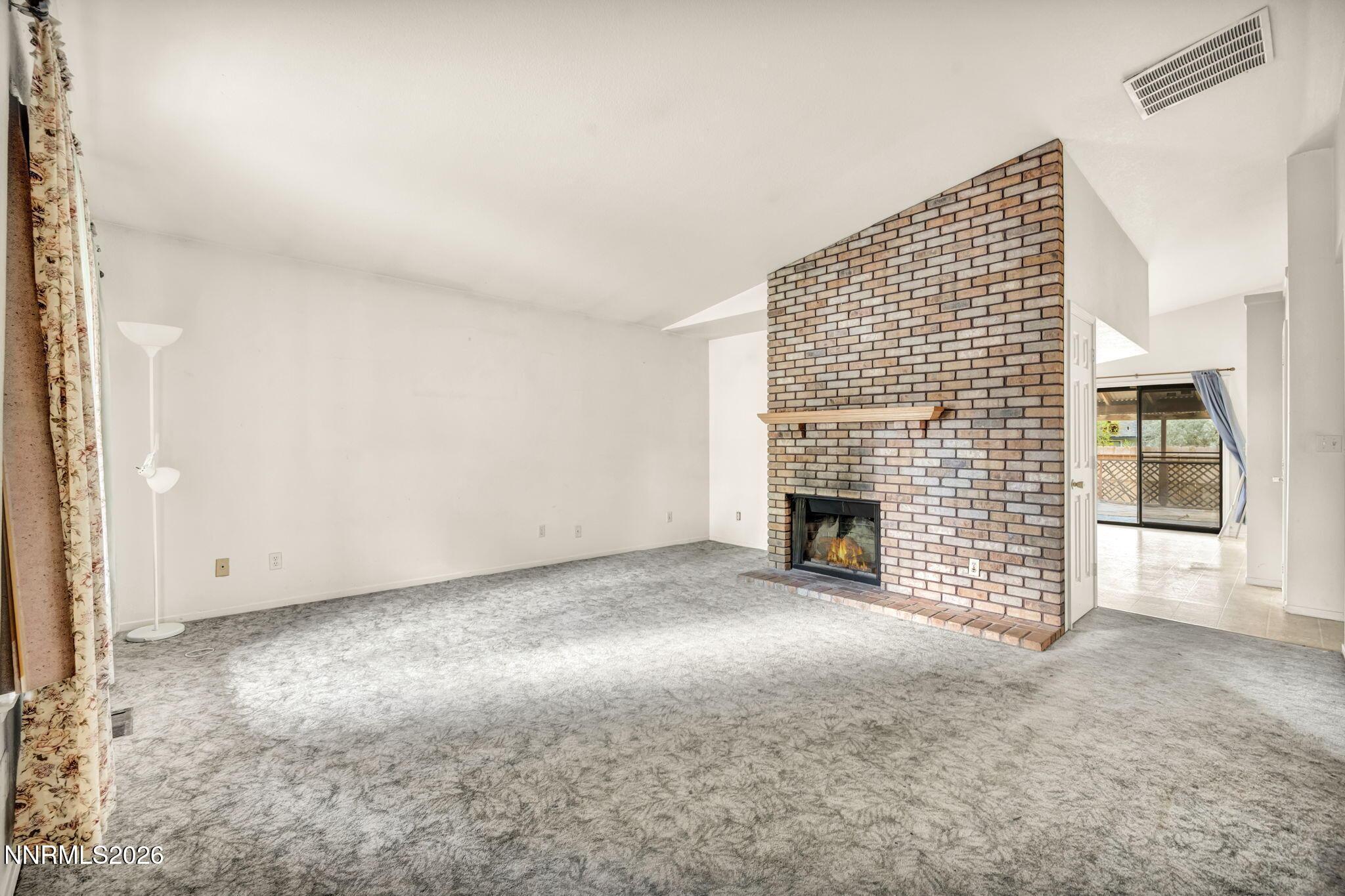 Image 2: 21-web-or-mls-4101-furnace-creek-rd