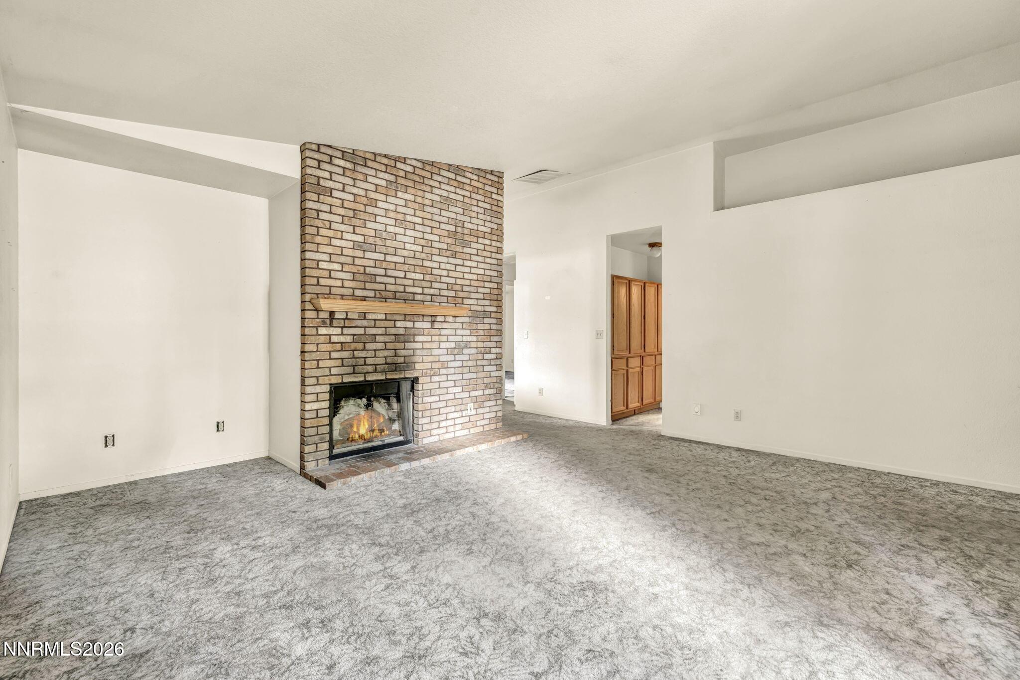 Image 3: 22-web-or-mls-4101-furnace-creek-rd