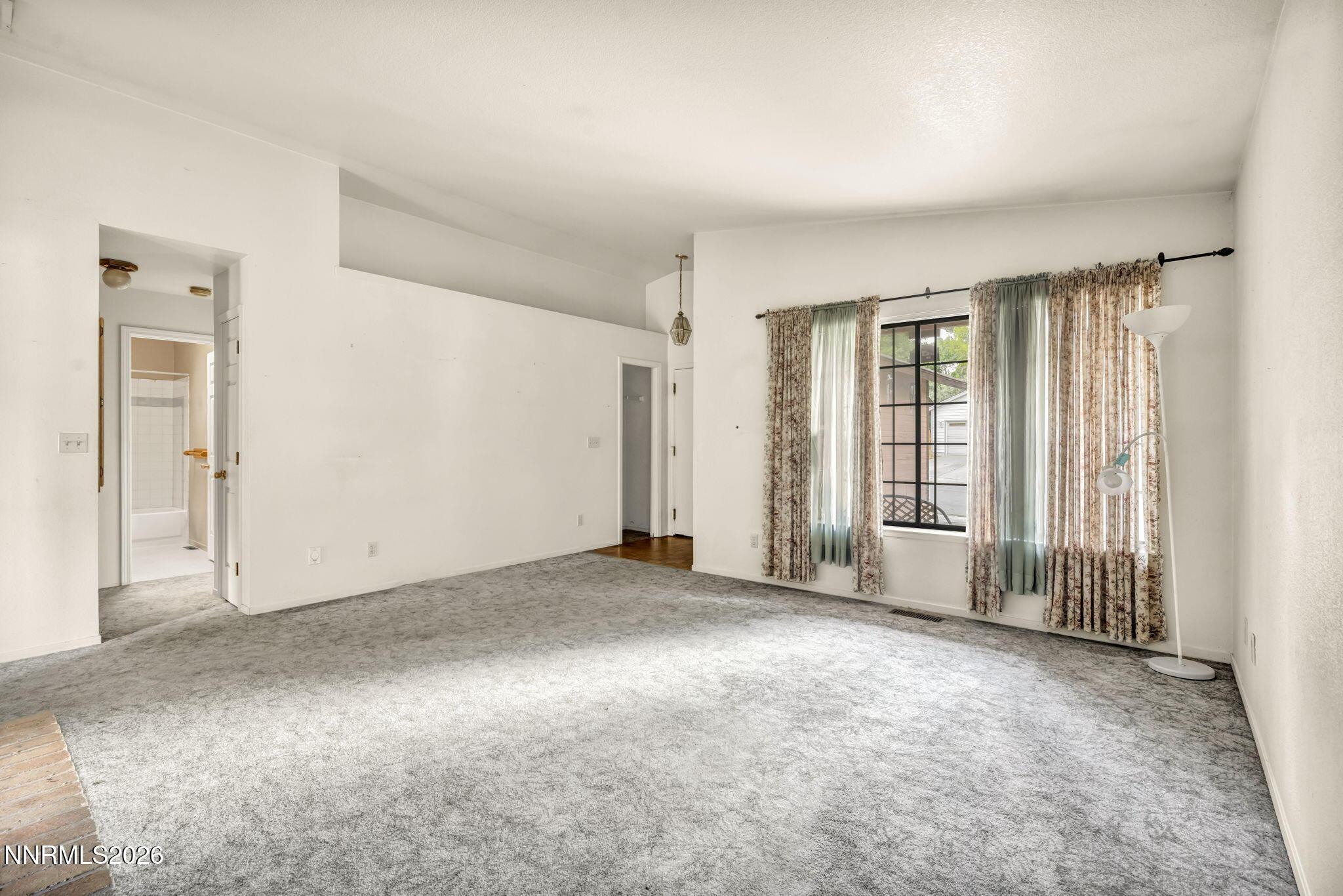 Image 4: 23-web-or-mls-4101-furnace-creek-rd