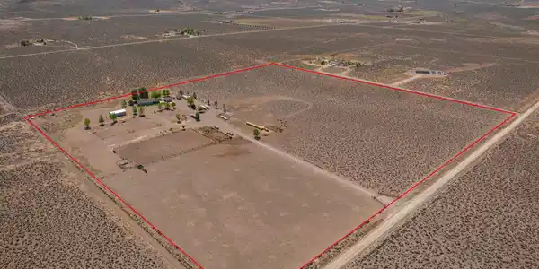 Image 2: 1-web-or-mls-DJI_0444