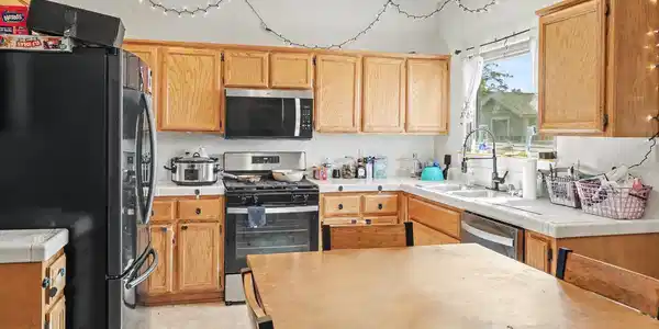 Image 3: 4