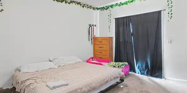 Image 4: 5