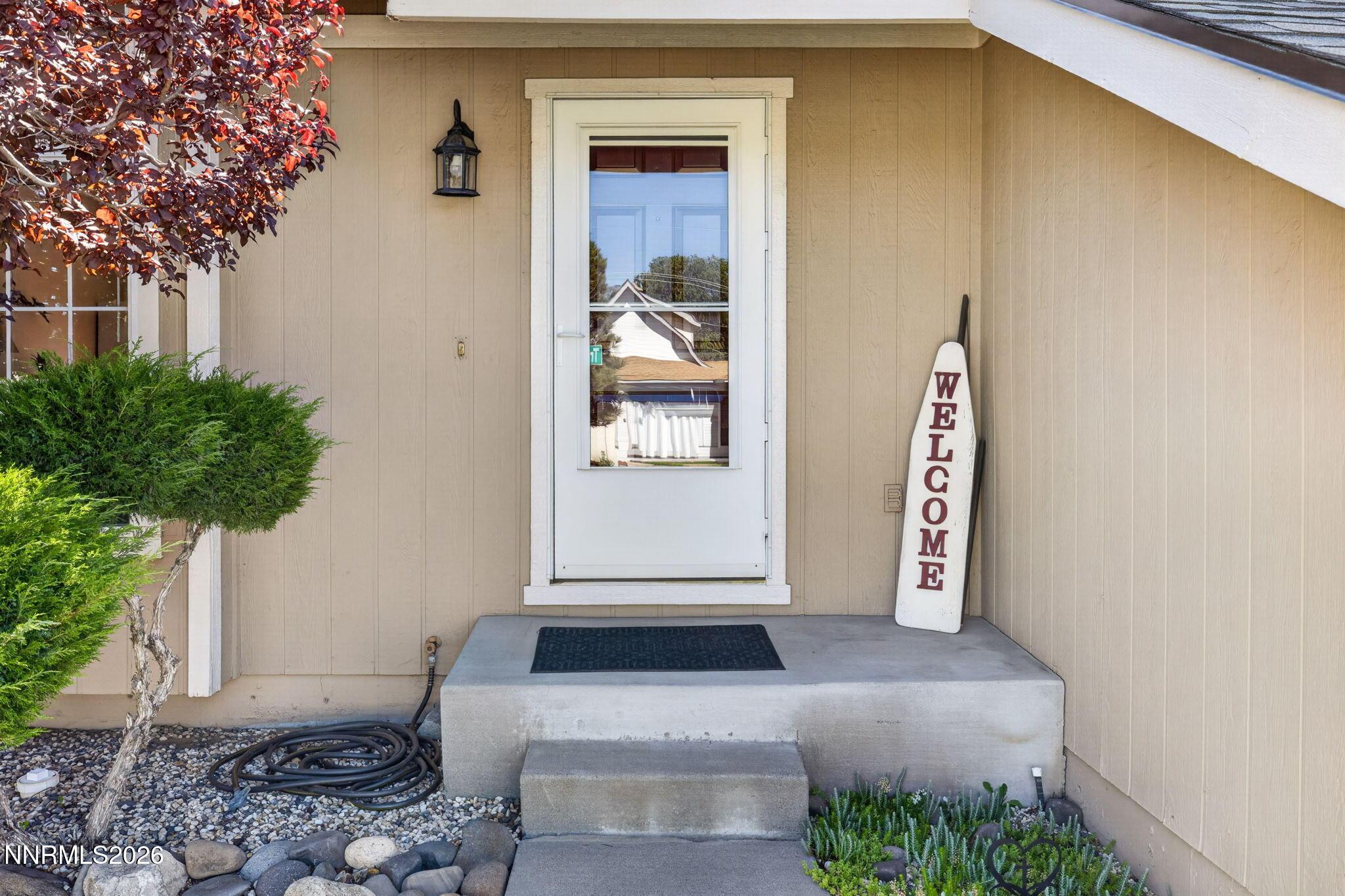 Image 1: 1-web-or-mls-1671 Truckee Dr-2