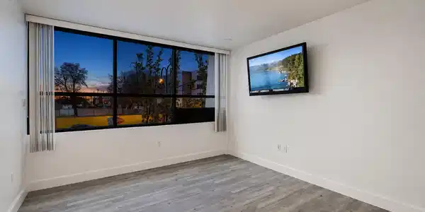 Image 3: 12-web-or-mls-450-north-arlington-ave