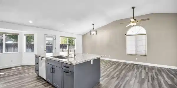 Image 4: 43-web-or-mls-5125-lorenzo-ln