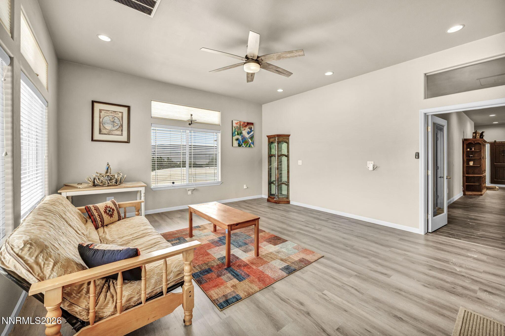 Image 4: 35-web-or-mls-300-red-corral-trail