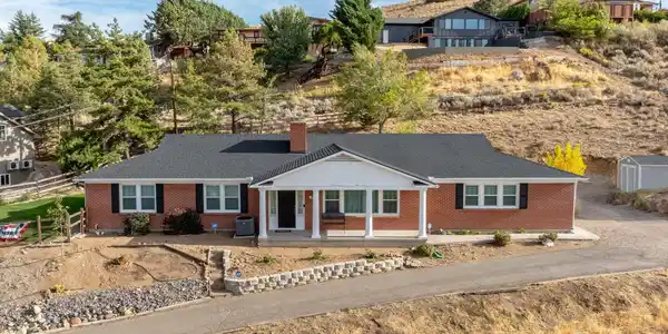 3510 W Plumb Lane