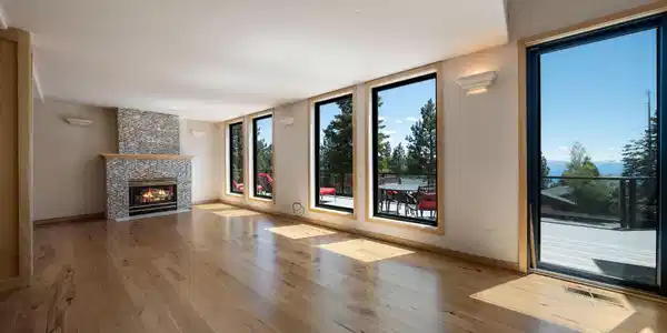Image 4: Main Living