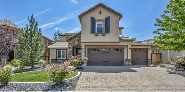 Image 2: 2-web-or-mls-1635-crescent-pointe-way