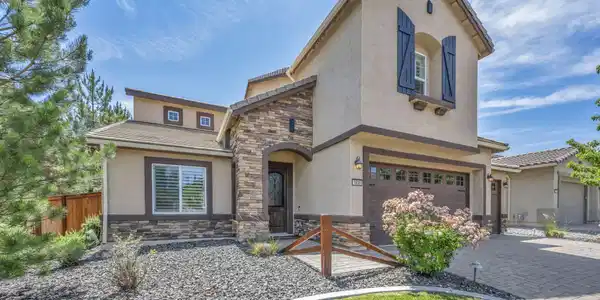 Image 3: 3-web-or-mls-1635-crescent-pointe-way