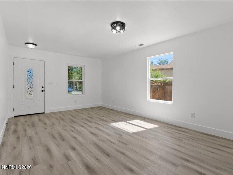 Image 3: 07-7390 Silver Dawn Dr-106
