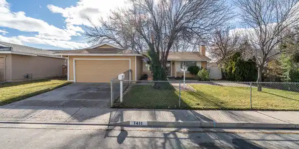 1411 Shady Oak Drive