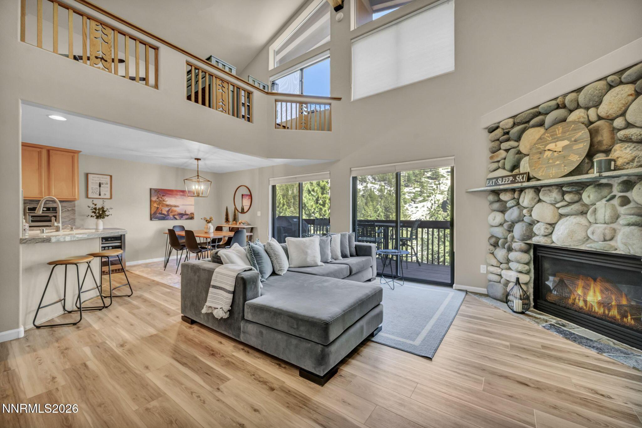 Image 2: 2-web-or-mls-400-fairview-blvd-215