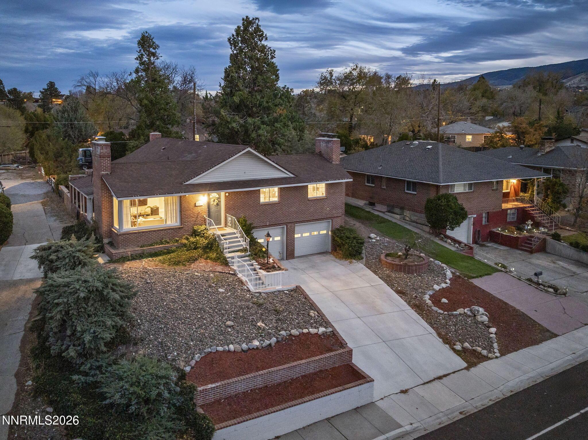 Image 2: 10-web-or-mls-DJI_0364