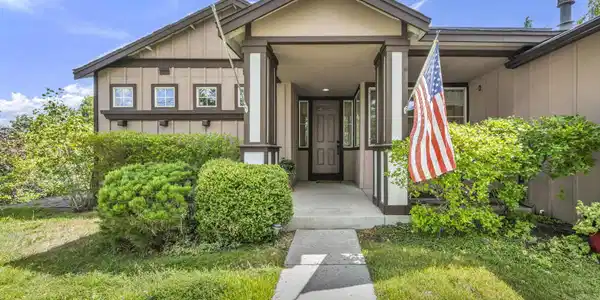 Image 3: 4-web-or-mls-330-whitehawk-dr