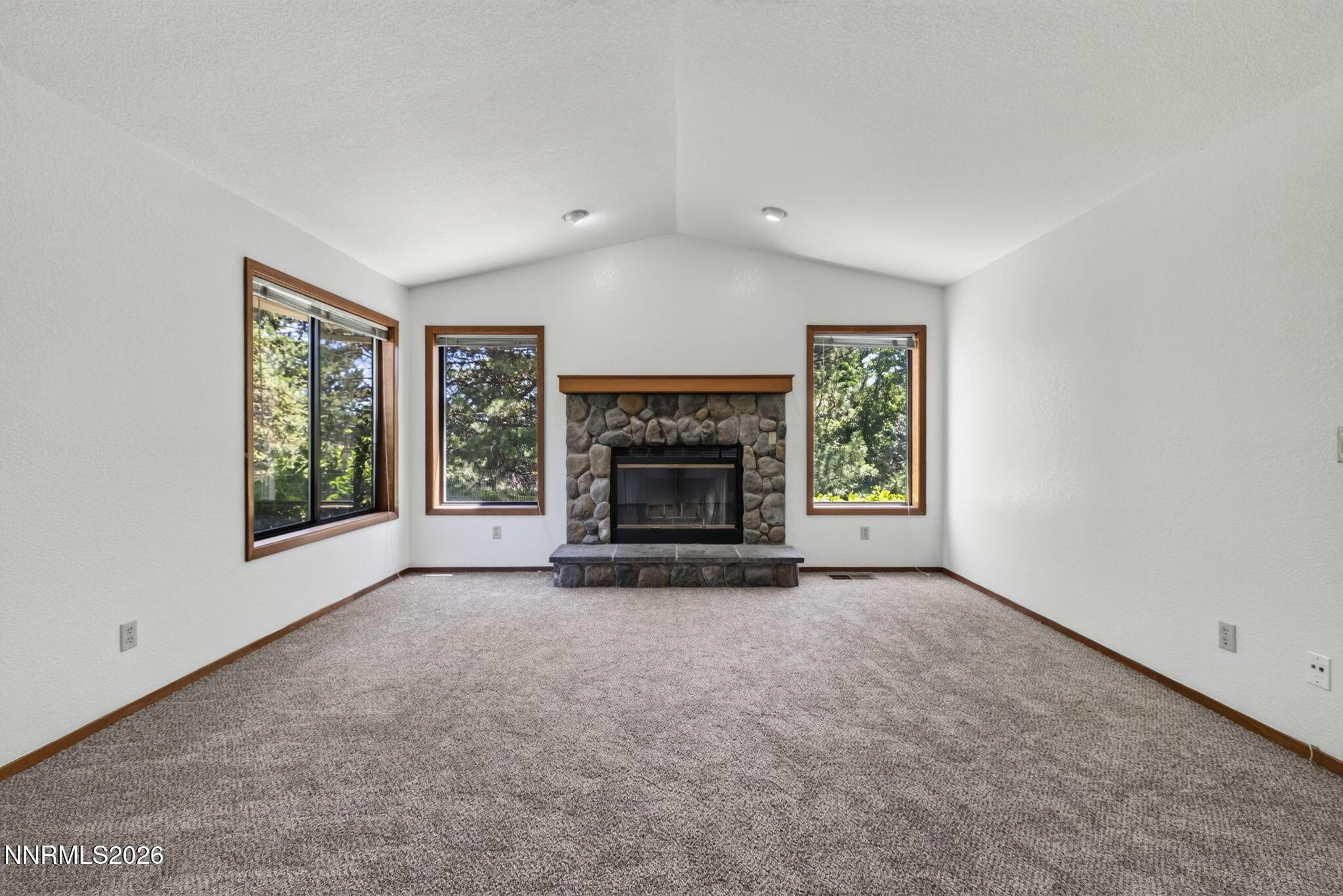 Image 3: 4-web-or-mls-2601 Chaparral-5