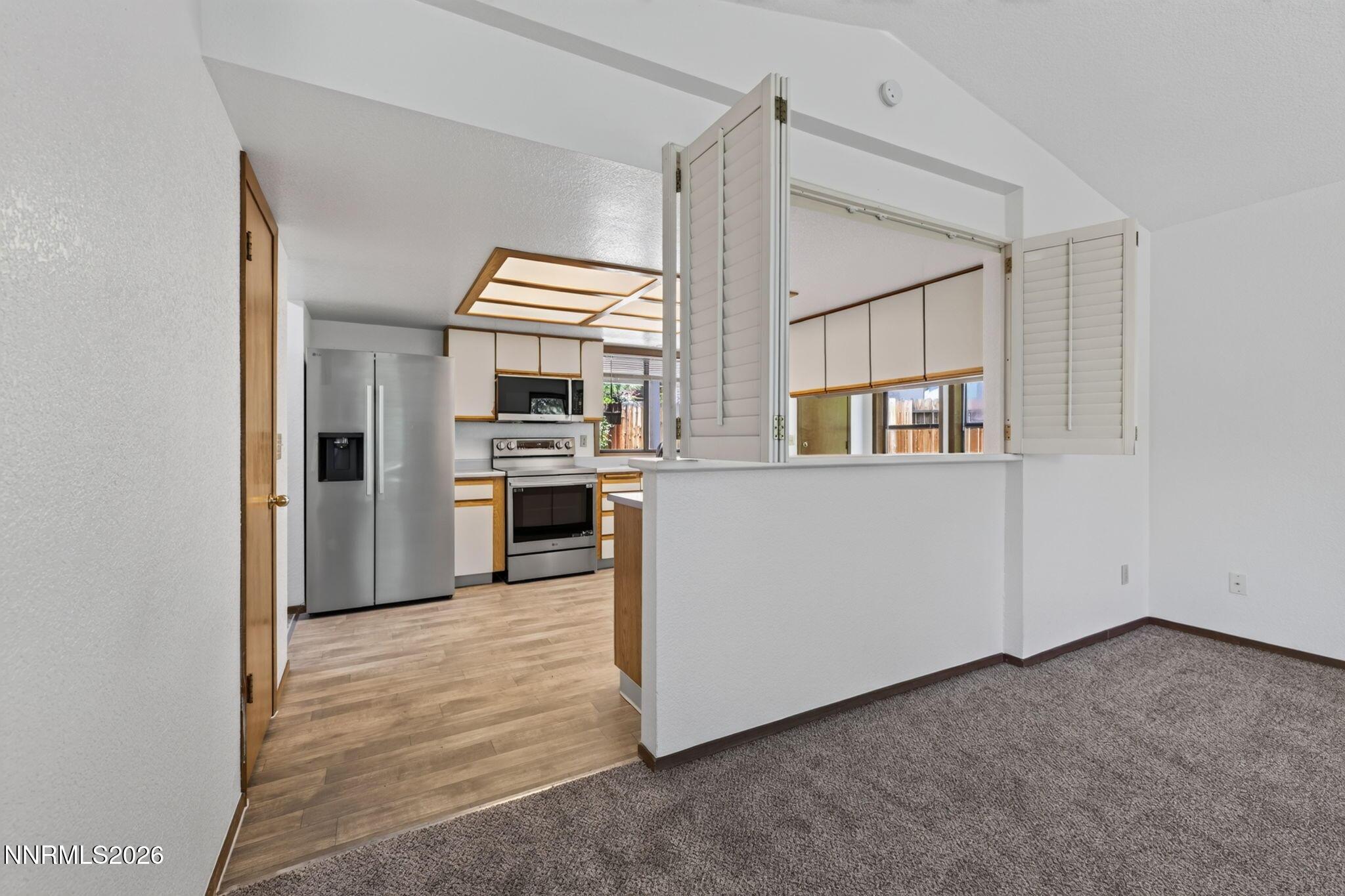 Image 4: 7-web-or-mls-2601 Chaparral-8