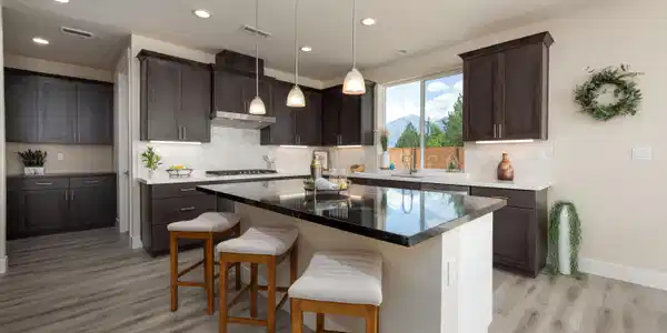 Image 4: Kitchen