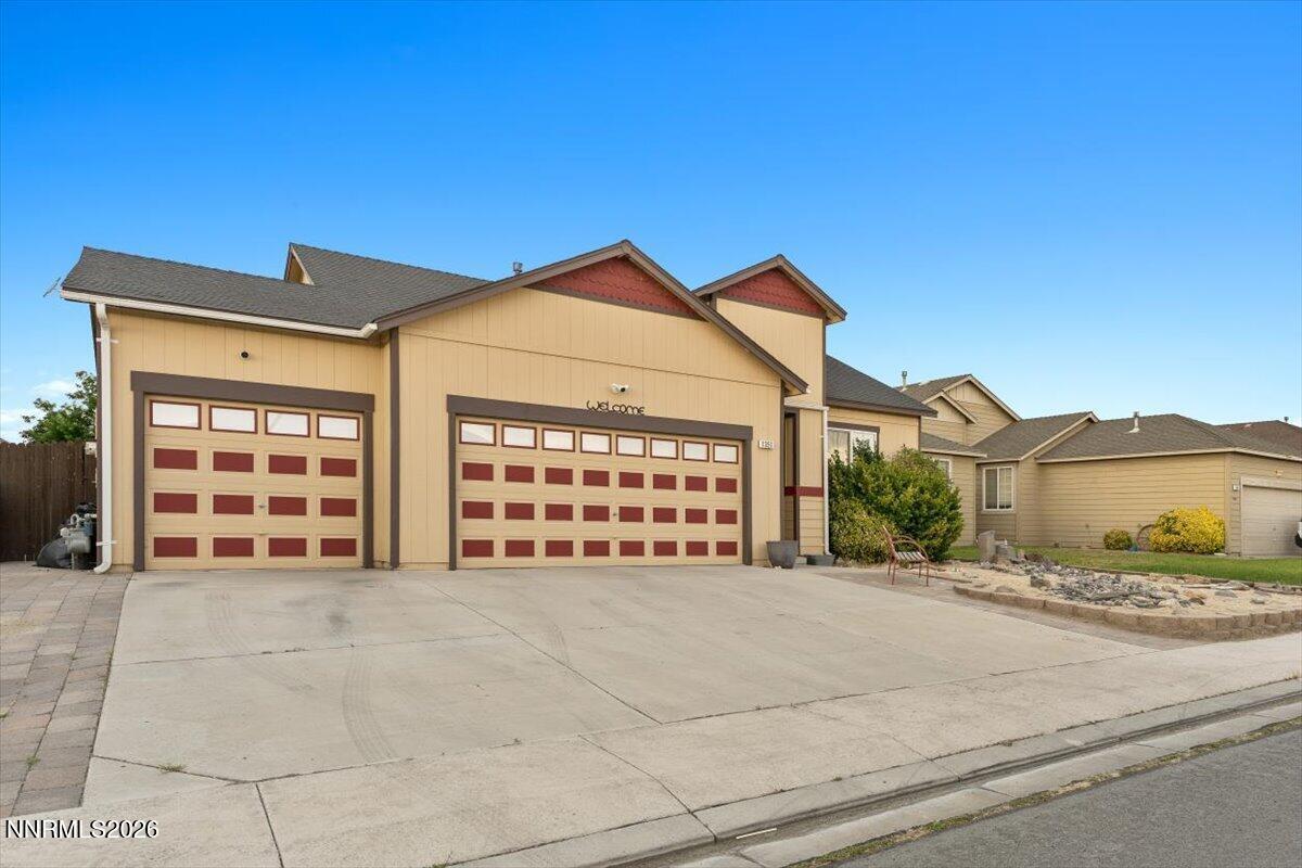 Image 1: 01-1351 Shadow Lane Fernley NV 89408 (1