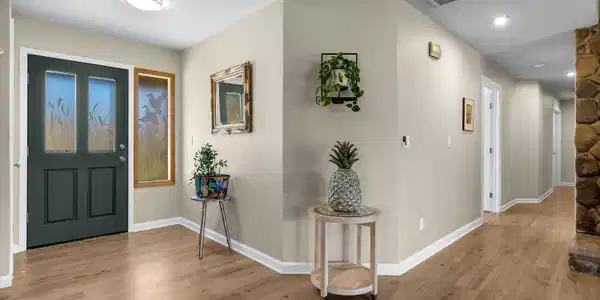 Image 4: Entry