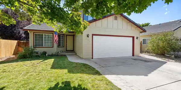 Image 2: 2-web-or-mls-DSC09638