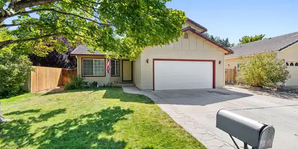Image 3: 3-web-or-mls-DSC09653