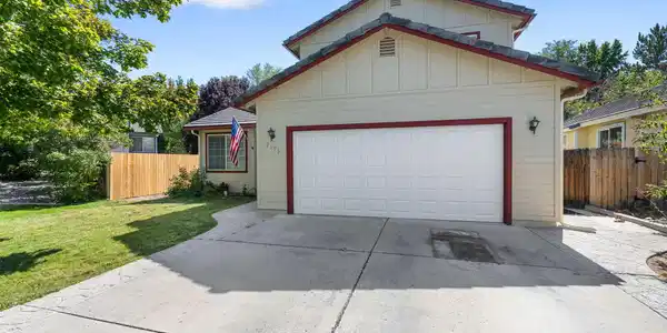 Image 4: 4-web-or-mls-DSC09648