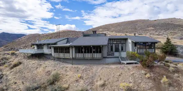 Image 2: 1-web-or-mls-DJI_0068-HDR