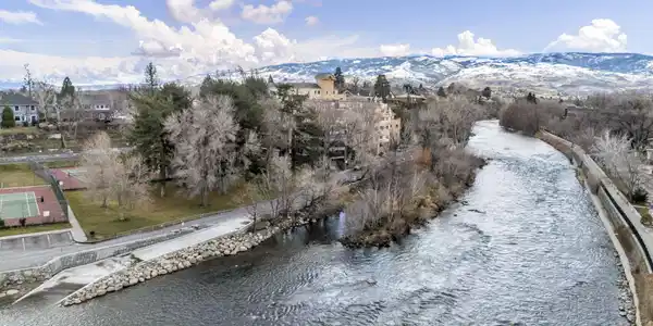 Image 3: Drone-Building with Longest River Shot