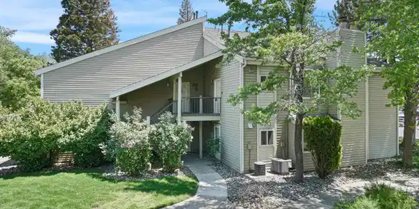 2386 Roundhouse Road
