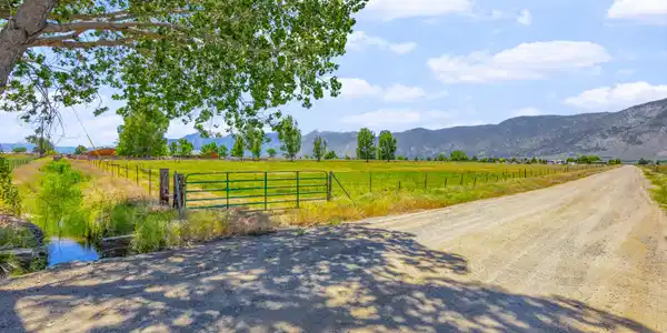 2693 U.S. Highway 395