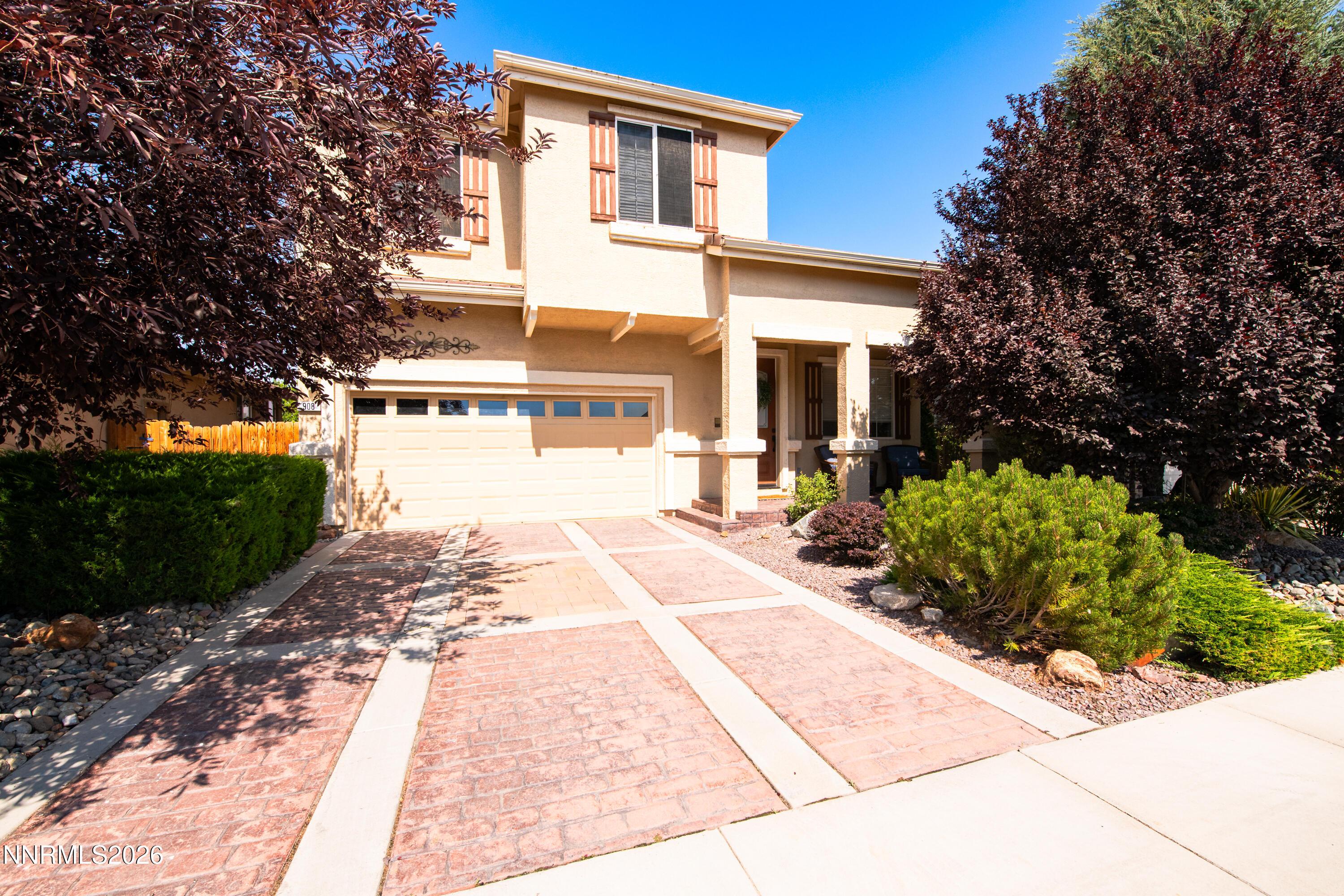 Image 1: 908 Lakeview Dr-2