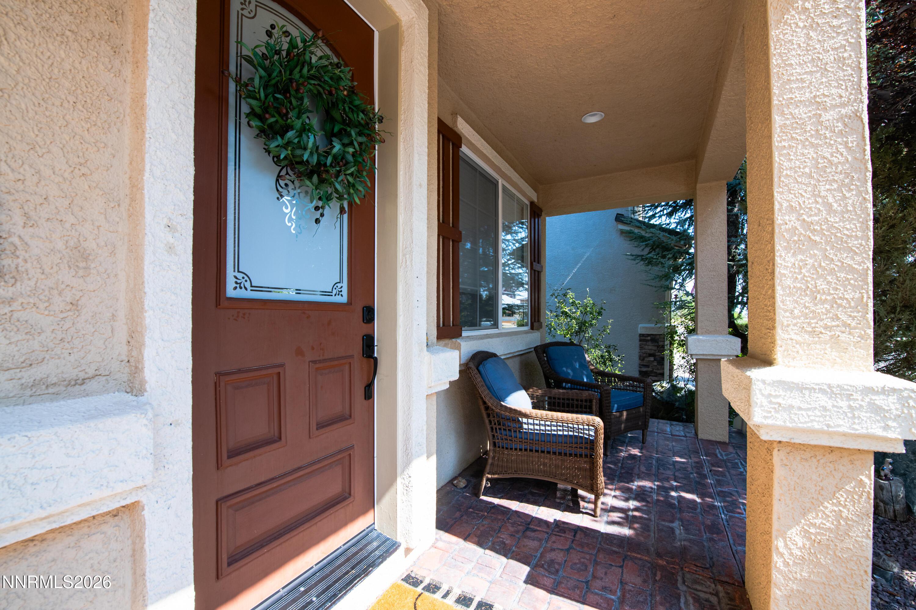 Image 2: 908 Lakeview Dr-3