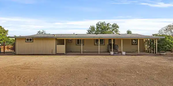 Image 4: 240 Wagon Wheel Way - 007