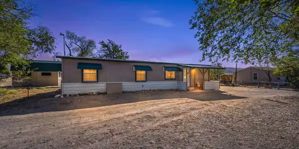 Image 2: 3-web-or-mls-5140-miwok-dr
