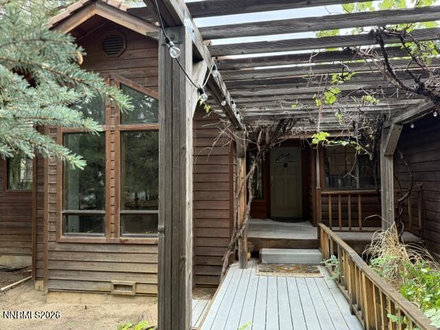Image 4: Front/Entrance