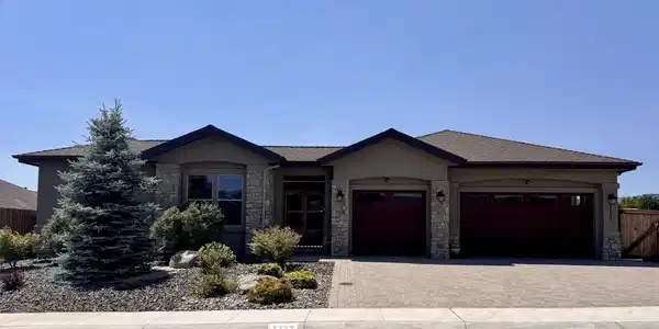 1727 Vineyard Way