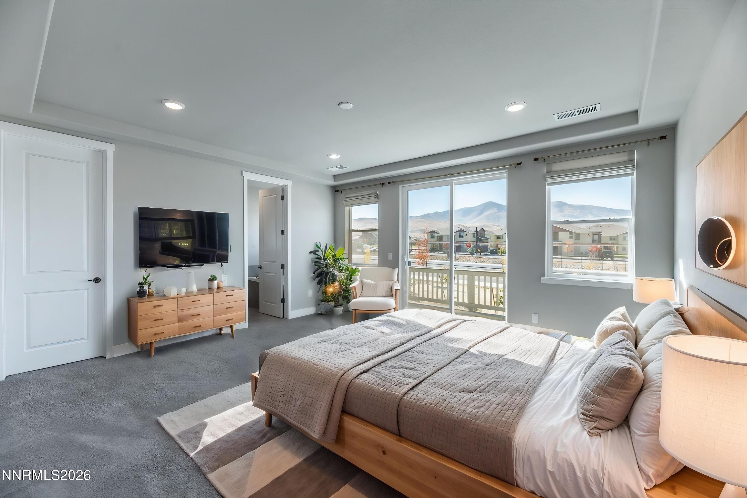 Image 4: hidden-052_e_1035_of_75_304 - Bedroom -